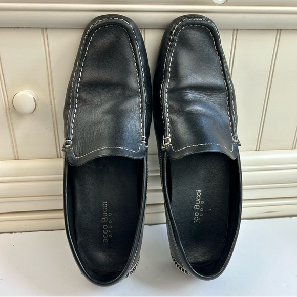 Bacco Bucci Leather Driving Loafers Classic Minimalist Business Casual Preppy